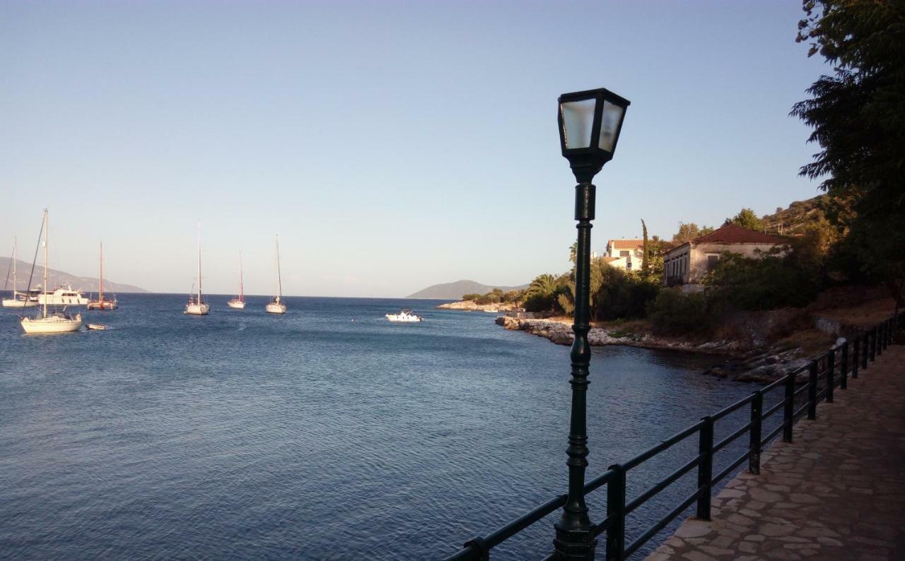 House With Garden Near The Sea Apartment Agia Efimia Luaran gambar
