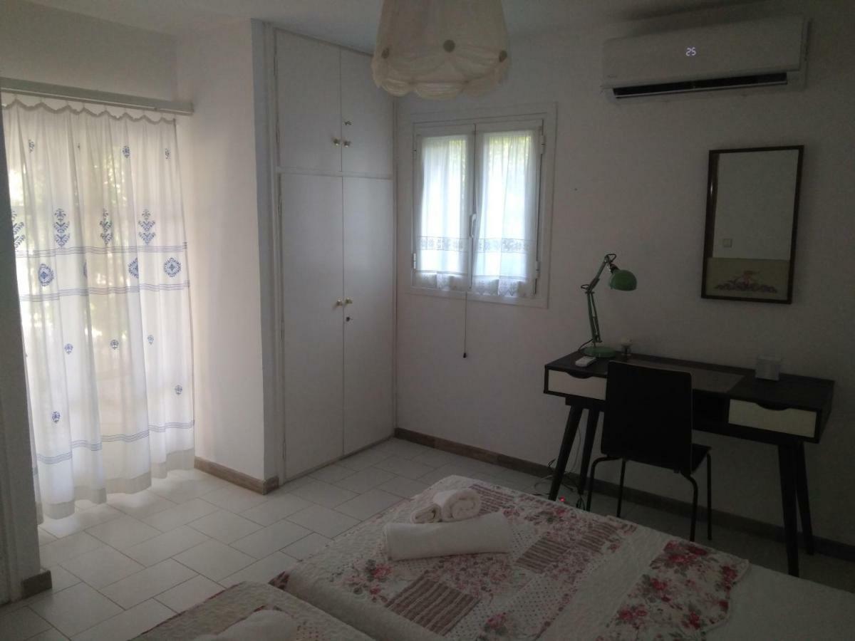 House With Garden Near The Sea Apartment Agia Efimia Luaran gambar