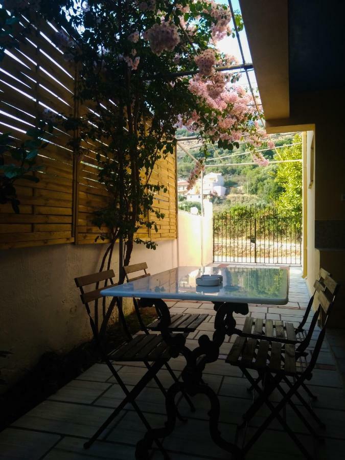 House With Garden Near The Sea Apartment Agia Efimia Luaran gambar