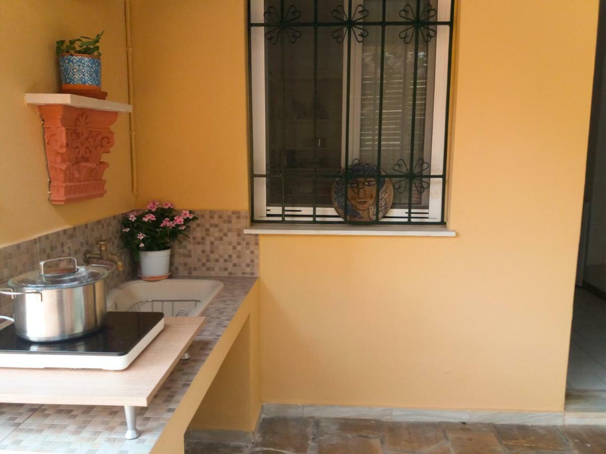 House With Garden Near The Sea Apartment Agia Efimia Luaran gambar